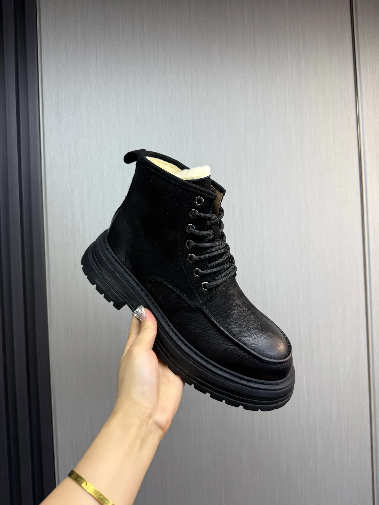 Factory price 680💰 [UGG] Men's hot winter warm boots🐑Simple and fashionable design, cowhide➕comfortable and warm wool lining. Soft and comfortable to wear, good warmth retention, and excellent foot feel. Regular size 38-45